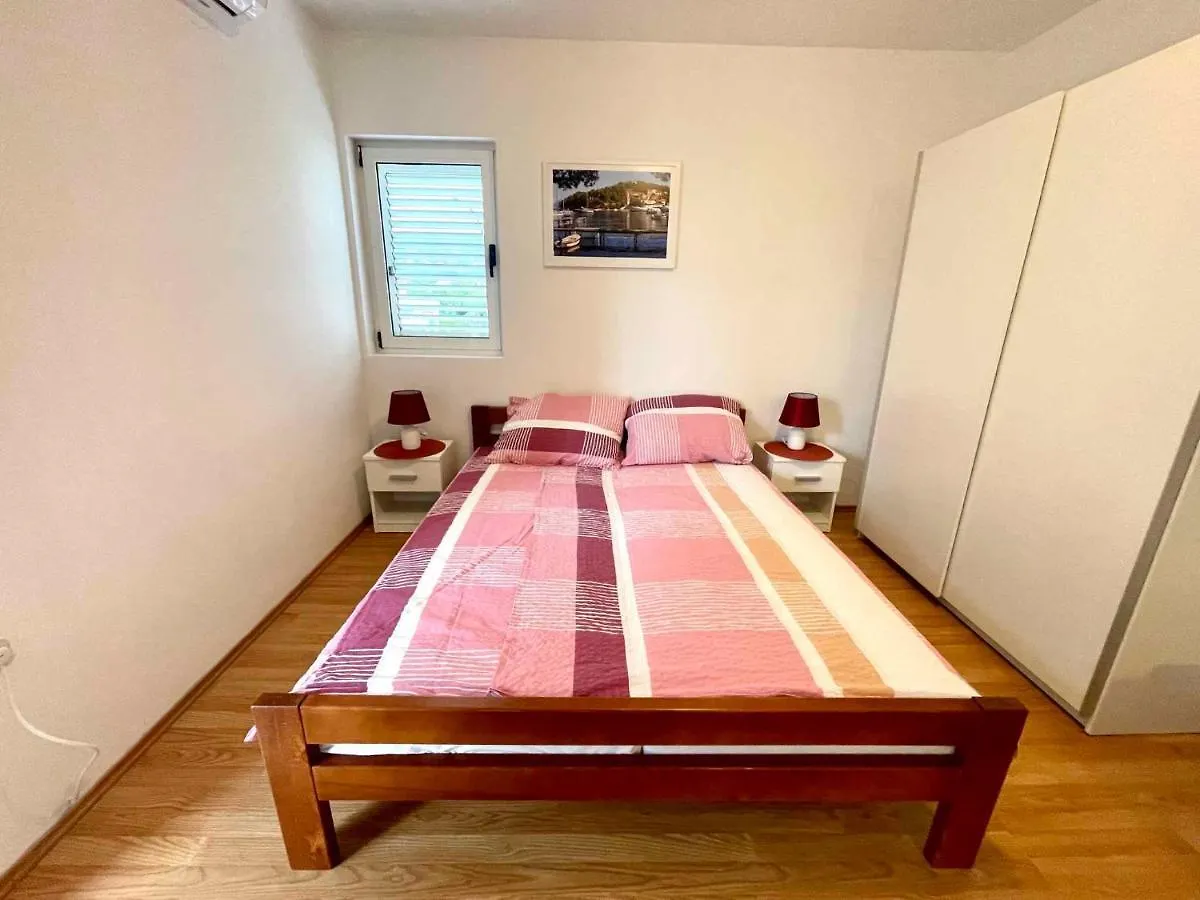 Apartments In Jadranovo 45258 Croatia