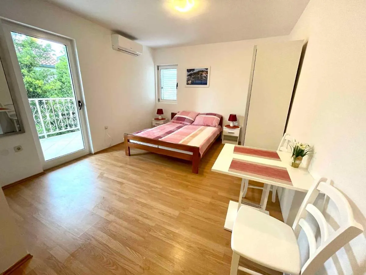 Apartments In Jadranovo 45258
