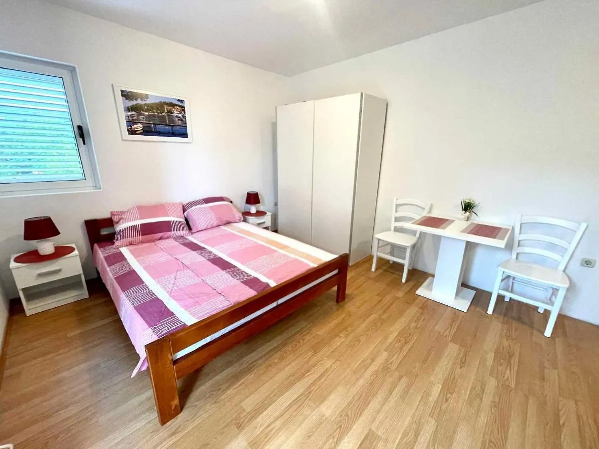 Apartments In Jadranovo 45258