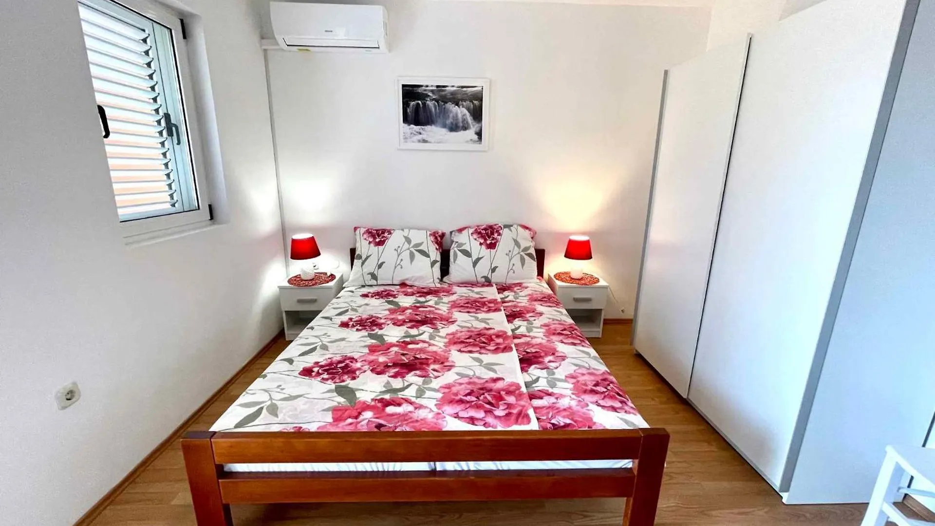 Apartments In Jadranovo 45258 Croatia