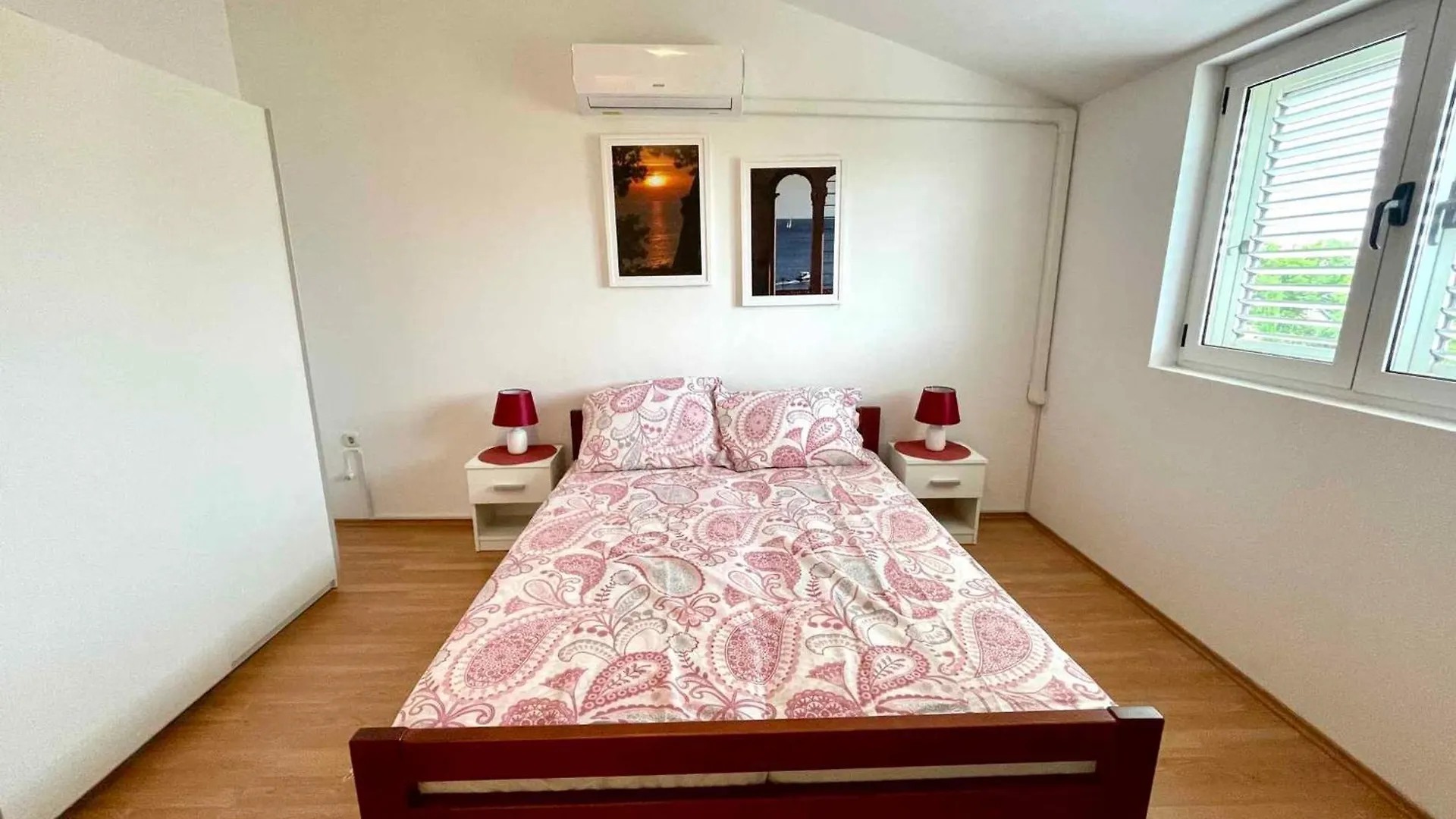 Apartments In Jadranovo 45258 Croatia