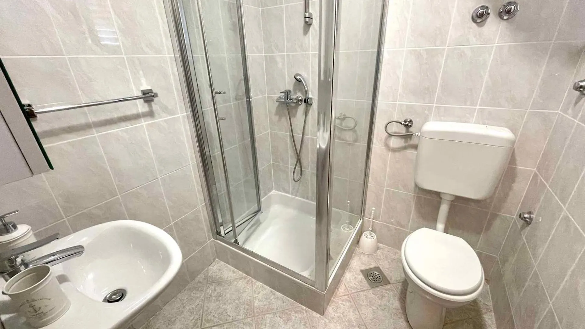 Apartments In Jadranovo 45258 Croatia