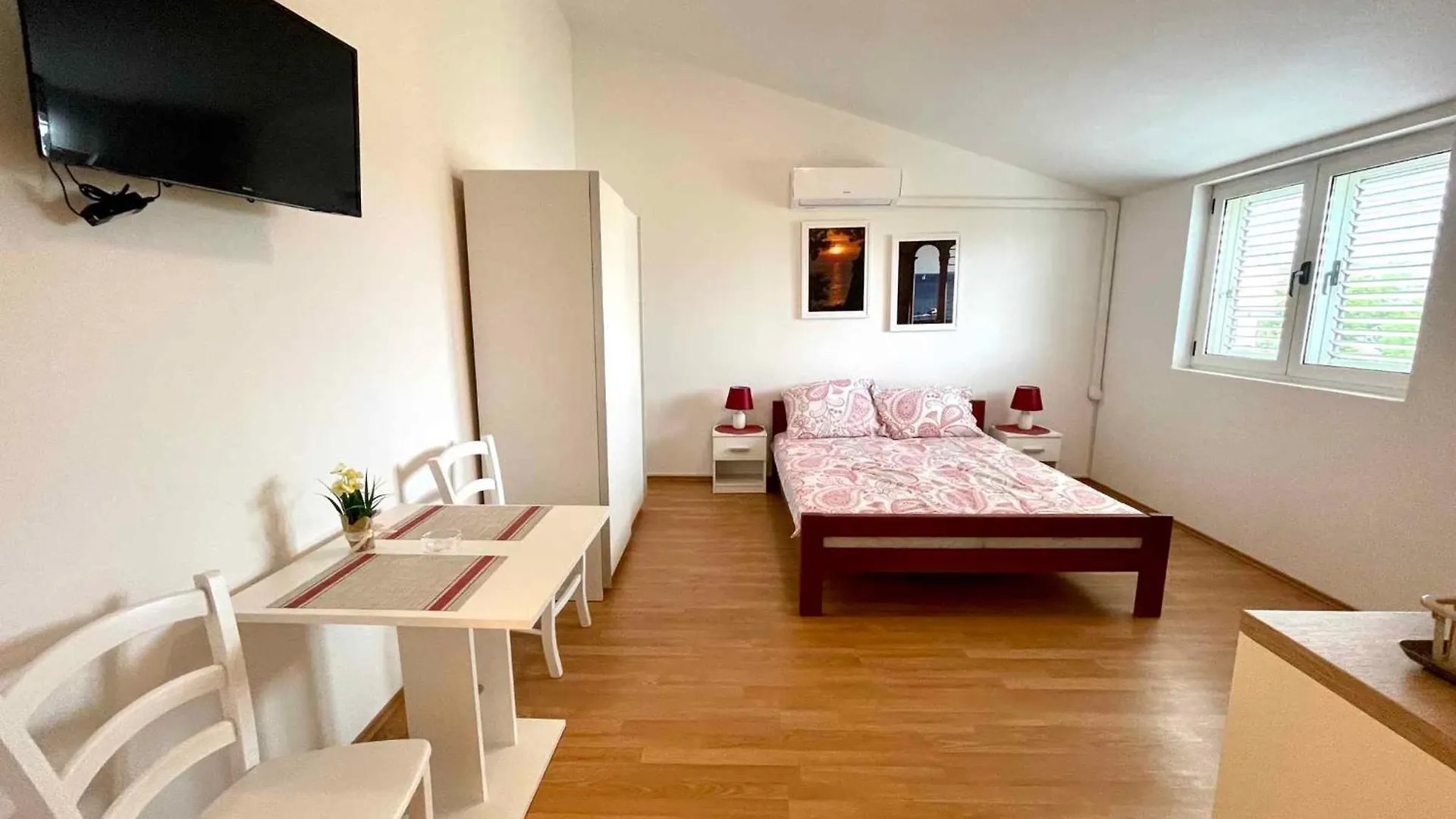 Apartments In Jadranovo 45258