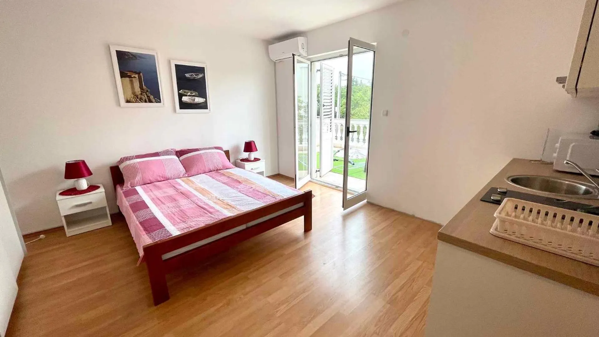 Apartments In Jadranovo 45258 Croatia
